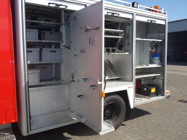MAN LE 220C GODIVA POMP 2000 LITER TANK,MANUAL GEARBOX - Autospeciala de stins incendii: Foto 3 MAN LE 220C GODIVA POMP 2000 LITER TANK,MANUAL GEARBOX - Autospeciala de stins incendii: Foto 3