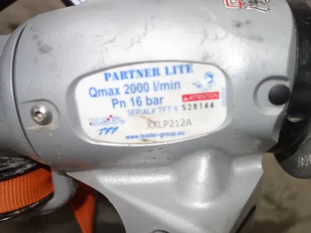 Mercedes-Benz 1325 WATER CANON - Autospeciala de stins incendii: Foto 3 Mercedes-Benz 1325 WATER CANON - Autospeciala de stins incendii: Foto 3