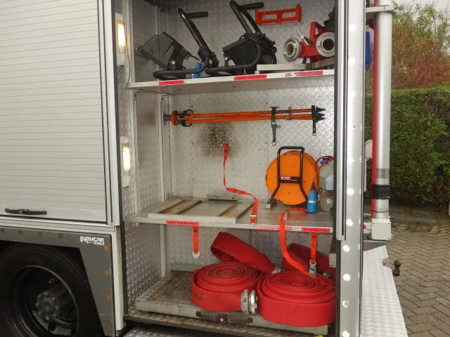 Mercedes-Benz 1325 godiva pump bomberos - Autospeciala de stins incendii: Foto 3 Mercedes-Benz 1325 godiva pump bomberos - Autospeciala de stins incendii: Foto 3