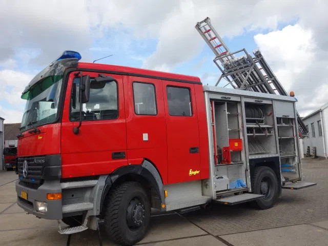 Mercedes-Benz Actros 1831 4X4 ZIEGLER BOMBEROS POMP,2500 L TANK - Autospeciala de stins incendii: Foto 1 Mercedes-Benz Actros 1831 4X4 ZIEGLER BOMBEROS POMP,2500 L TANK - Autospeciala de stins incendii: Foto 1