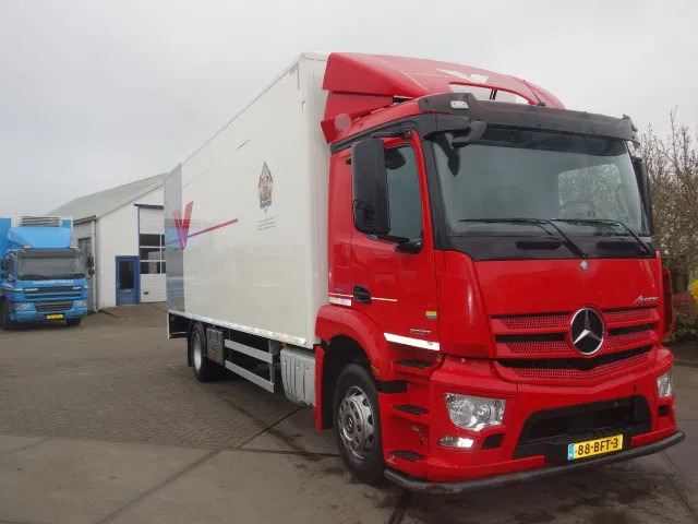 Mercedes-Benz Antos 2027 - Camion furgon: Foto 2 Mercedes-Benz Antos 2027 - Camion furgon: Foto 2
