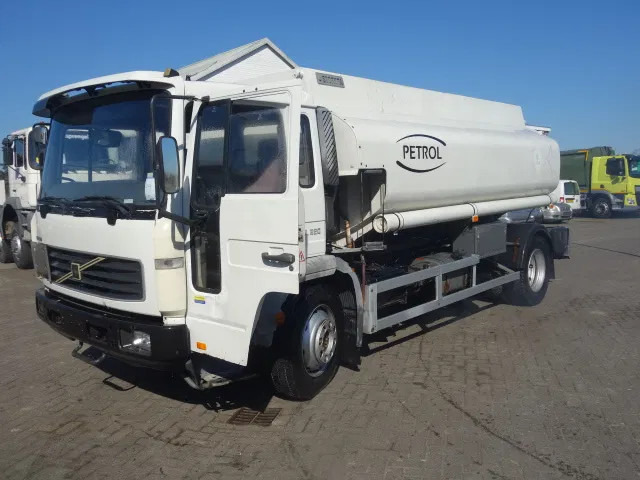 Volvo FL 240 220PK 12000 LITER STEELSPRINGS - Camion cisternă: Foto 2 Volvo FL 240 220PK 12000 LITER STEELSPRINGS - Camion cisternă: Foto 2