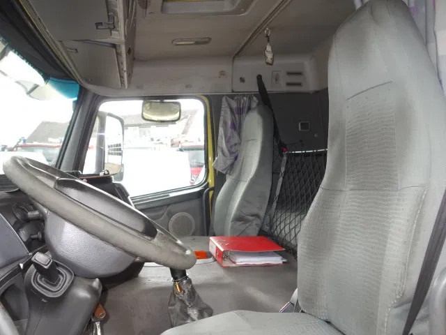 Volvo FM 12 18500liter tank,AIRCO,MANUAL GEARBOX - Camion cisternă: Foto 5 Volvo FM 12 18500liter tank,AIRCO,MANUAL GEARBOX - Camion cisternă: Foto 5