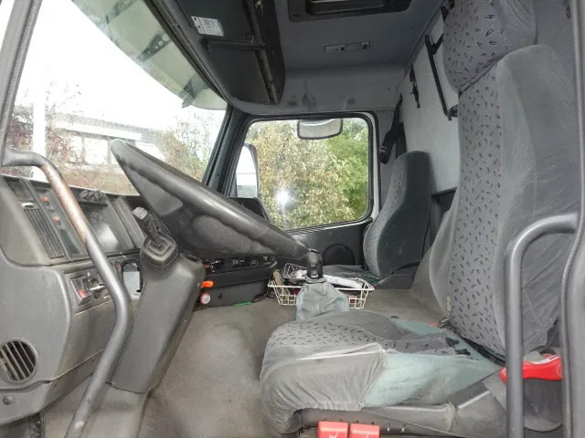 Volvo FM 360 18000 LITER,MANUALPOMP,MANUALCOUNTER - Camion cisternă: Foto 5 Volvo FM 360 18000 LITER,MANUALPOMP,MANUALCOUNTER - Camion cisternă: Foto 5