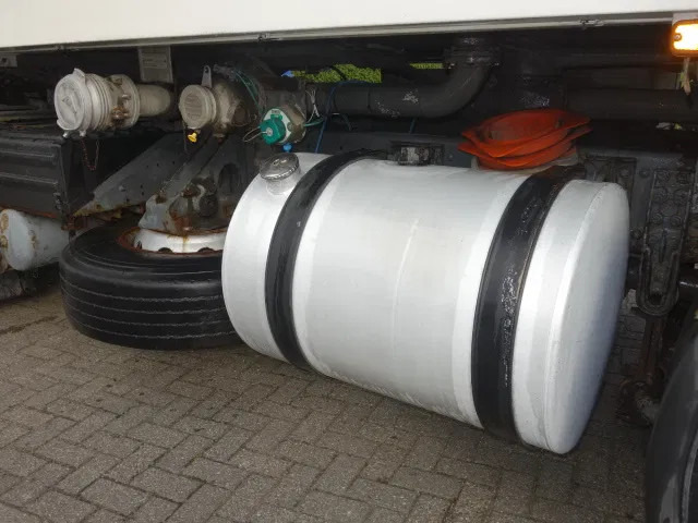 Volvo FM 360 18000 LITER,MANUALPOMP,MANUALCOUNTER - Camion cisternă: Foto 4 Volvo FM 360 18000 LITER,MANUALPOMP,MANUALCOUNTER - Camion cisternă: Foto 4