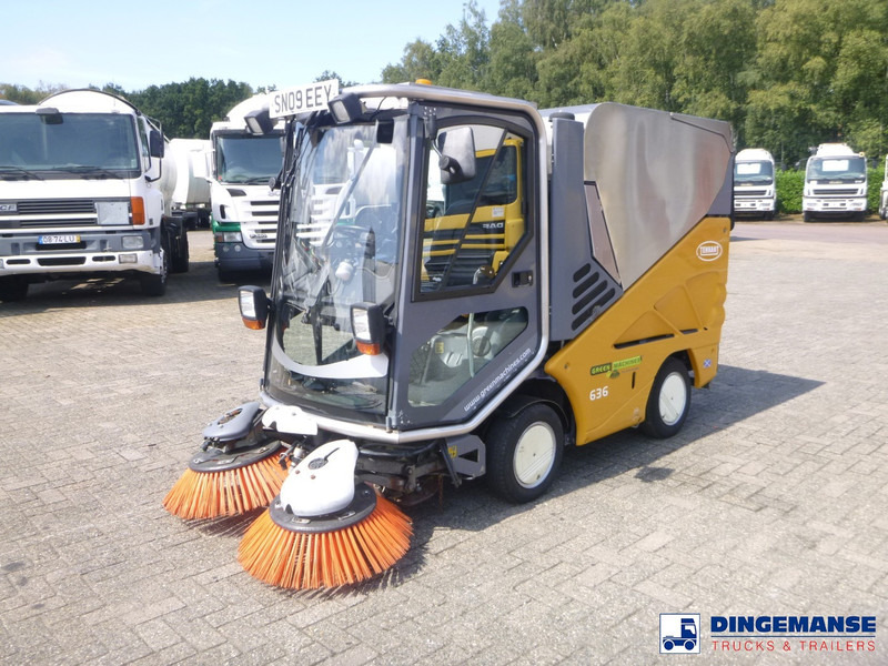 Applied sweeper Green machine 636 - Măturătoare stradală: Foto 1 Applied sweeper Green machine 636 - Măturătoare stradală: Foto 1