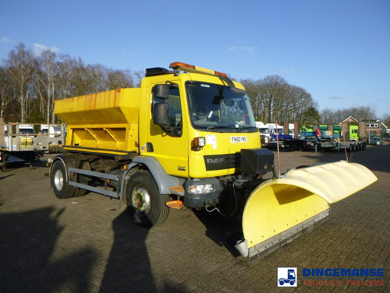 DAF LF 55.220 4x2 RHD gritter / snow plough - Utilaj deszăpezire: Foto 2 DAF LF 55.220 4x2 RHD gritter / snow plough - Utilaj deszăpezire: Foto 2