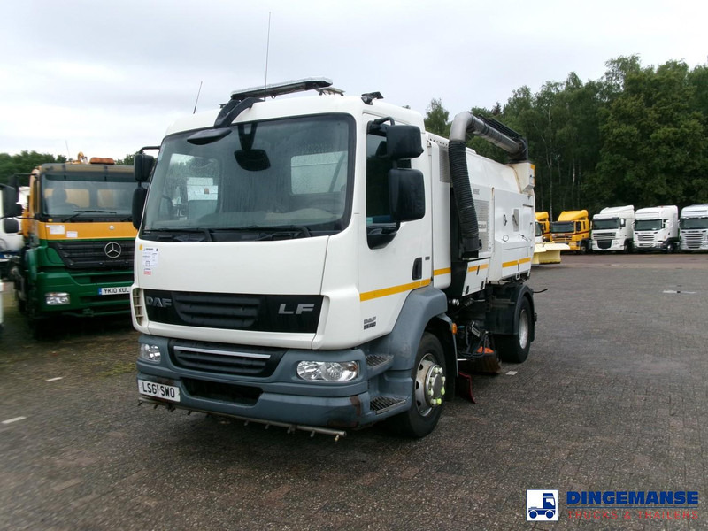 DAF LF 55.220 4x2 Scarab sweeper - Măturătoare stradală: Foto 1 DAF LF 55.220 4x2 Scarab sweeper - Măturătoare stradală: Foto 1