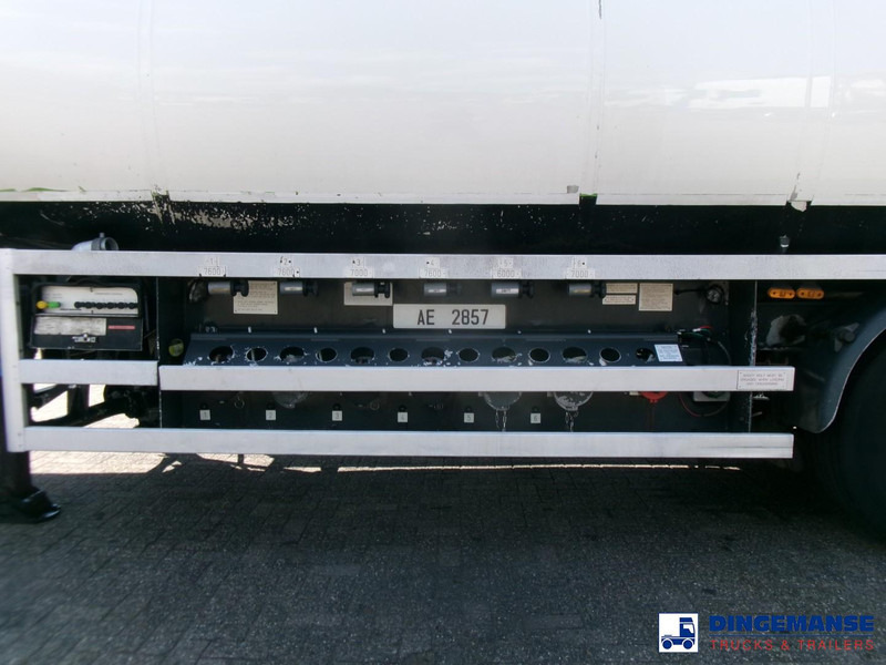 Lakeland Fuel tank alu 42.8 m3 / 6 comp + pump - Semiremorcă cisternă: Foto 5 Lakeland Fuel tank alu 42.8 m3 / 6 comp + pump - Semiremorcă cisternă: Foto 5