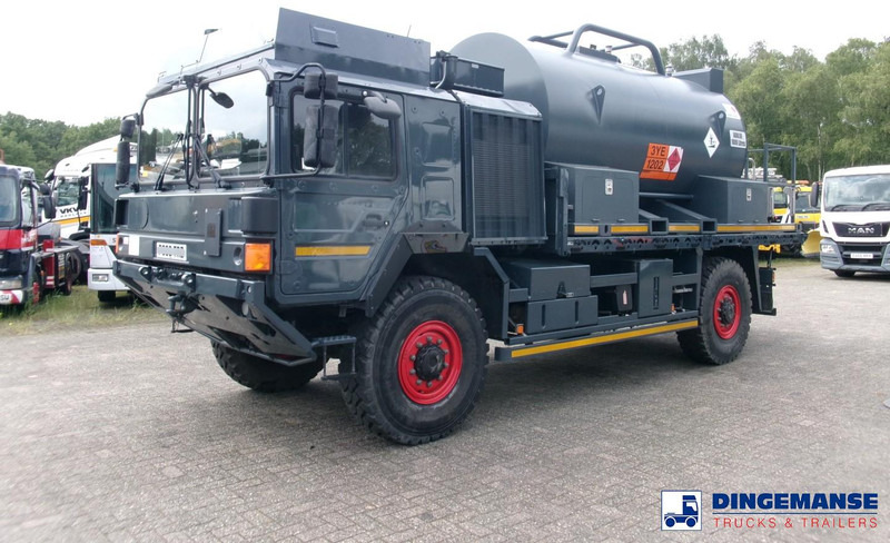 MAN HX 18.330 4X4 RHD fuel tank 5.5 m3 - Camion cisternă: Foto 1 MAN HX 18.330 4X4 RHD fuel tank 5.5 m3 - Camion cisternă: Foto 1