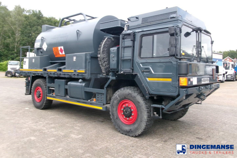 MAN HX 18.330 4X4 RHD fuel tank 5.5 m3 - Camion cisternă: Foto 2 MAN HX 18.330 4X4 RHD fuel tank 5.5 m3 - Camion cisternă: Foto 2