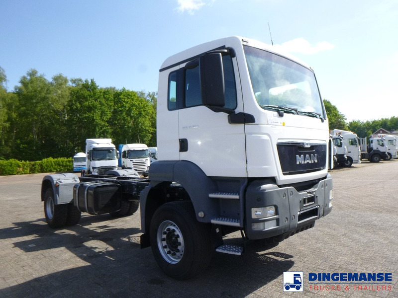 MAN TGS 19.360 4X2 BBS manual Euro 2 chassis + PTO - Camion şasiu: Foto 2 MAN TGS 19.360 4X2 BBS manual Euro 2 chassis + PTO - Camion şasiu: Foto 2