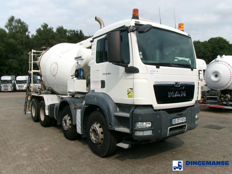 MAN TGS 32.360 8X4 Euro 6 Liebherr concrete mixer 8 m3 + belt - Autobetonieră: Foto 2 MAN TGS 32.360 8X4 Euro 6 Liebherr concrete mixer 8 m3 + belt - Autobetonieră: Foto 2