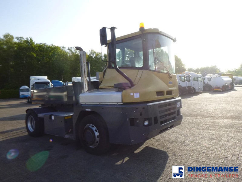 MOL RM 255 4X4 terminal drawbar tractor 150 ton - Tractor terminal: Foto 2 MOL RM 255 4X4 terminal drawbar tractor 150 ton - Tractor terminal: Foto 2