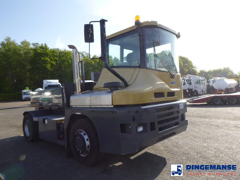 MOL RM 255 4X4 terminal drawbar tractor 150 ton - Tractor terminal: Foto 2 MOL RM 255 4X4 terminal drawbar tractor 150 ton - Tractor terminal: Foto 2