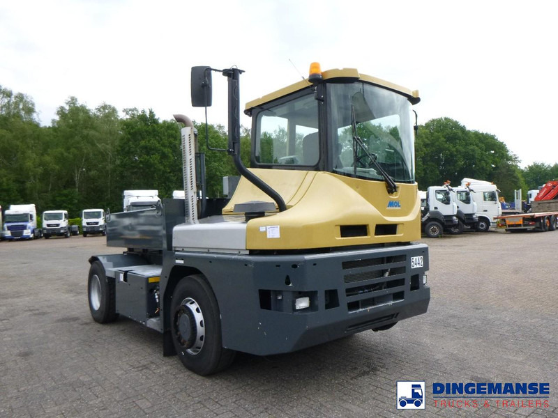 MOL RM 255 4X4 terminal drawbar tractor 150 ton - Tractor terminal: Foto 2 MOL RM 255 4X4 terminal drawbar tractor 150 ton - Tractor terminal: Foto 2