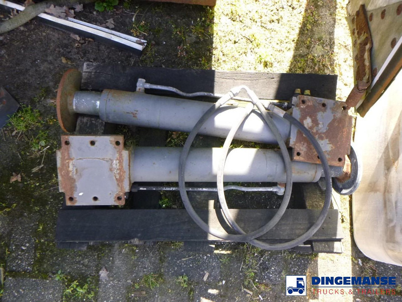 Onbekend 2 Support legs for loading crane - Cilindru hidraulic: Foto 3 Onbekend 2 Support legs for loading crane - Cilindru hidraulic: Foto 3