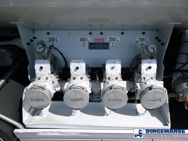 Renault Premium 280 dxi 4x2 fuel tank 13.6 m3 / 4 comp - Camion cisternă: Foto 5 Renault Premium 280 dxi 4x2 fuel tank 13.6 m3 / 4 comp - Camion cisternă: Foto 5