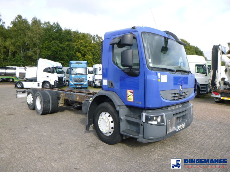 Renault Premium 320 dxi 6x2 chassis ADR - Camion cisternă: Foto 2 Renault Premium 320 dxi 6x2 chassis ADR - Camion cisternă: Foto 2