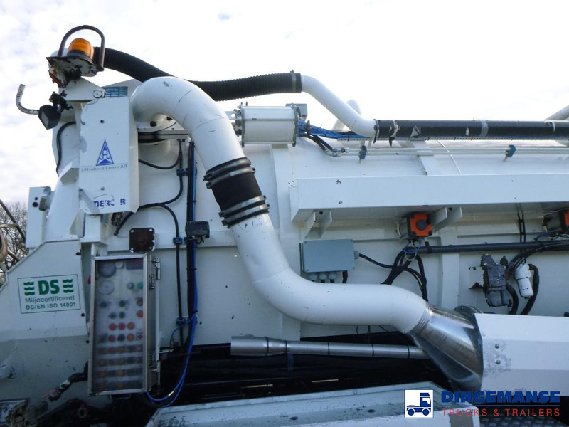 Scania P124-420 6x2 vacuum tank 10.5 m3 - Maşină pentru vidanjări: Foto 5 Scania P124-420 6x2 vacuum tank 10.5 m3 - Maşină pentru vidanjări: Foto 5