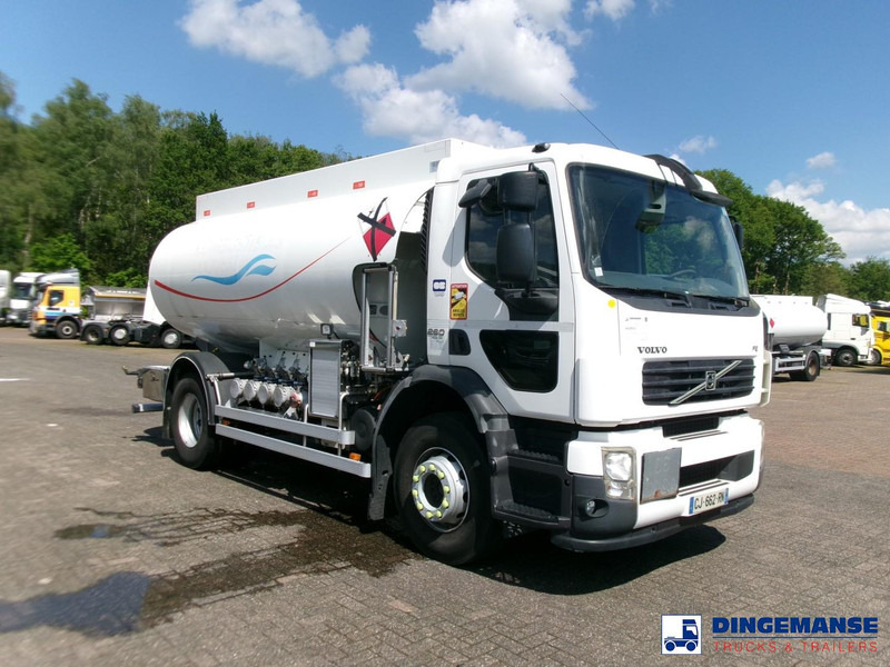 Volvo FE 260 4x2 dxi fuel tank 13.3 m3 / 4 comp / ADR 21-06-2024 - Camion cisternă: Foto 2 Volvo FE 260 4x2 dxi fuel tank 13.3 m3 / 4 comp / ADR 21-06-2024 - Camion cisternă: Foto 2
