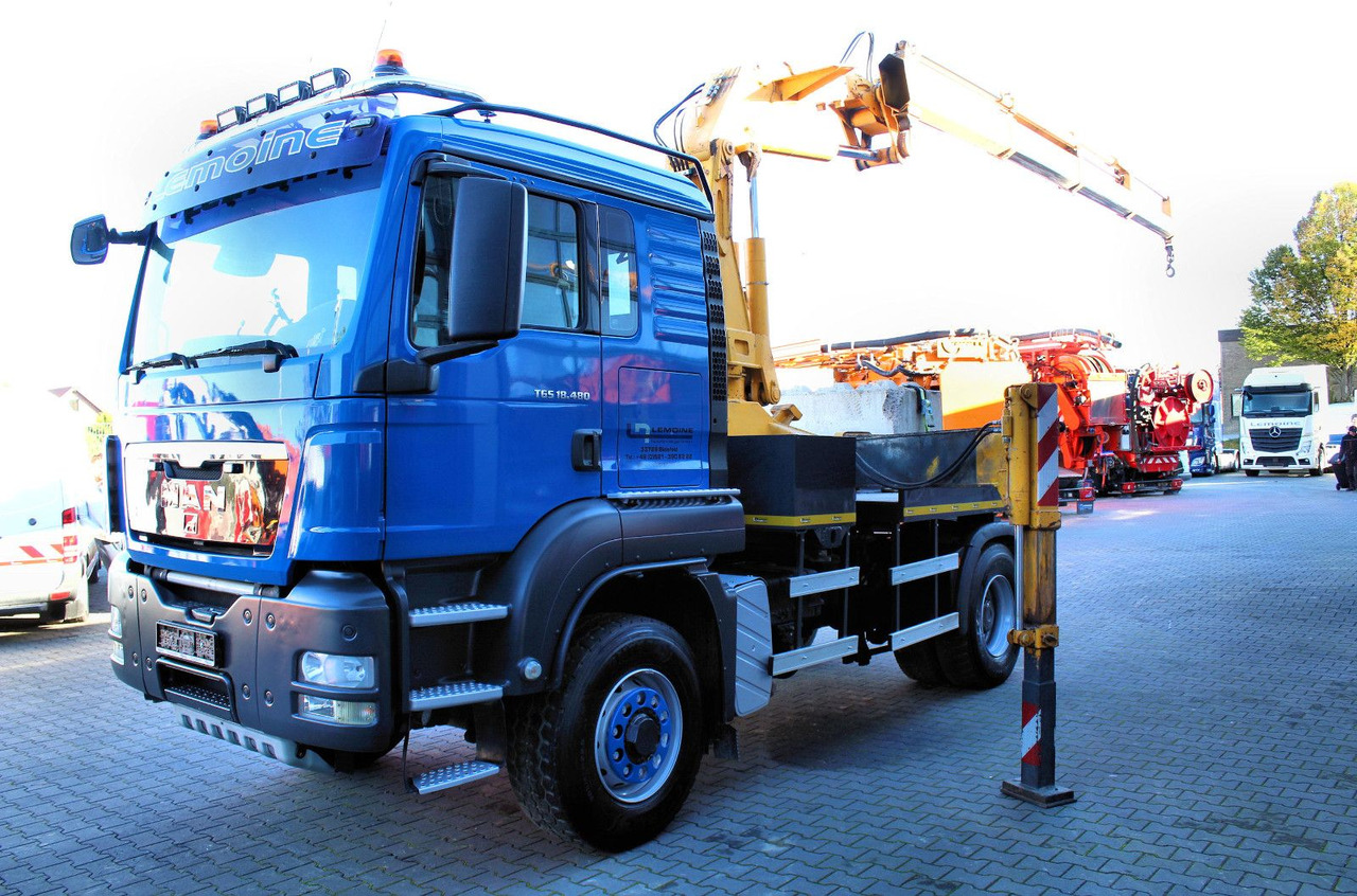 MAN TGS 18.480 4x4 BLS SZM+Pritsche MKG HLK 340 Kran - Camion platformă, Camion cu macara: Foto 3 MAN TGS 18.480 4x4 BLS SZM+Pritsche MKG HLK 340 Kran - Camion platformă, Camion cu macara: Foto 3