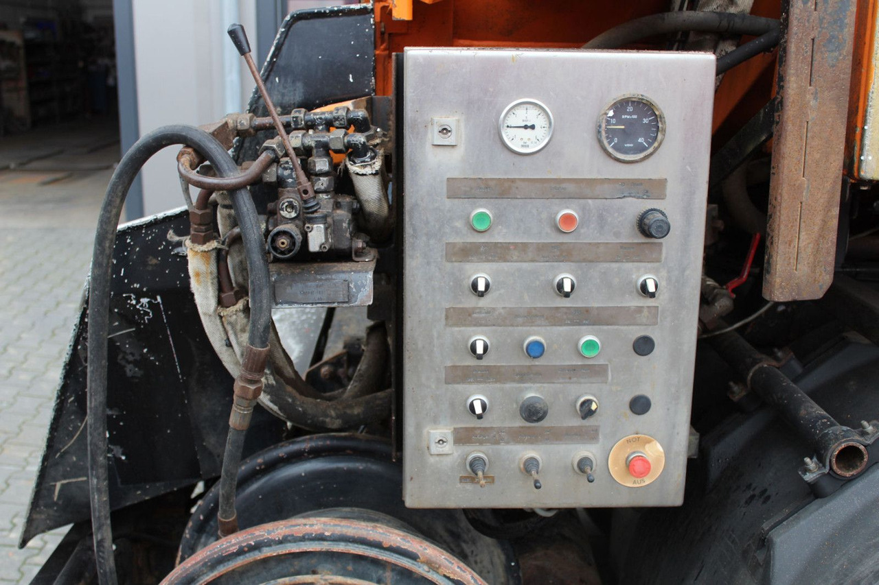 Leasing de Mercedes-Benz Actros 1831 4x2 Hellmers 6,5m³ V2A INOX Kipper Mercedes-Benz Actros 1831 4x2 Hellmers 6,5m³ V2A INOX Kipper: Foto 14 Leasing de Mercedes-Benz Actros 1831 4x2 Hellmers 6,5m³ V2A INOX Kipper Mercedes-Benz Actros 1831 4x2 Hellmers 6,5m³ V2A INOX Kipper: Foto 14