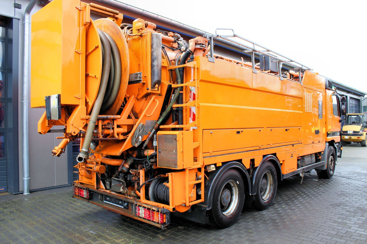 Mercedes-Benz Actros 2653 6x4 V8 Müller 16m³ Saug u.Spül-Kombi - Maşină pentru vidanjări: Foto 4 Mercedes-Benz Actros 2653 6x4 V8 Müller 16m³ Saug u.Spül-Kombi - Maşină pentru vidanjări: Foto 4