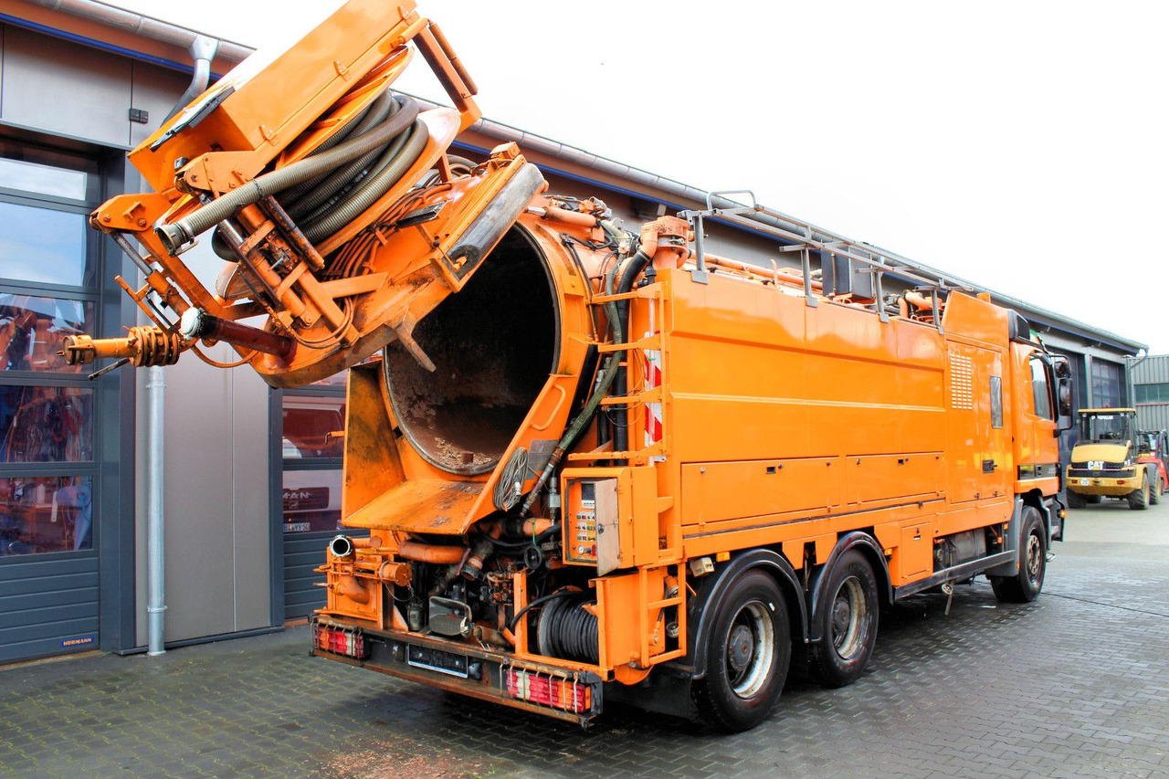 Mercedes-Benz Actros 2653 6x4 V8 Müller 16m³ Saug u.Spül-Kombi - Maşină pentru vidanjări: Foto 5 Mercedes-Benz Actros 2653 6x4 V8 Müller 16m³ Saug u.Spül-Kombi - Maşină pentru vidanjări: Foto 5