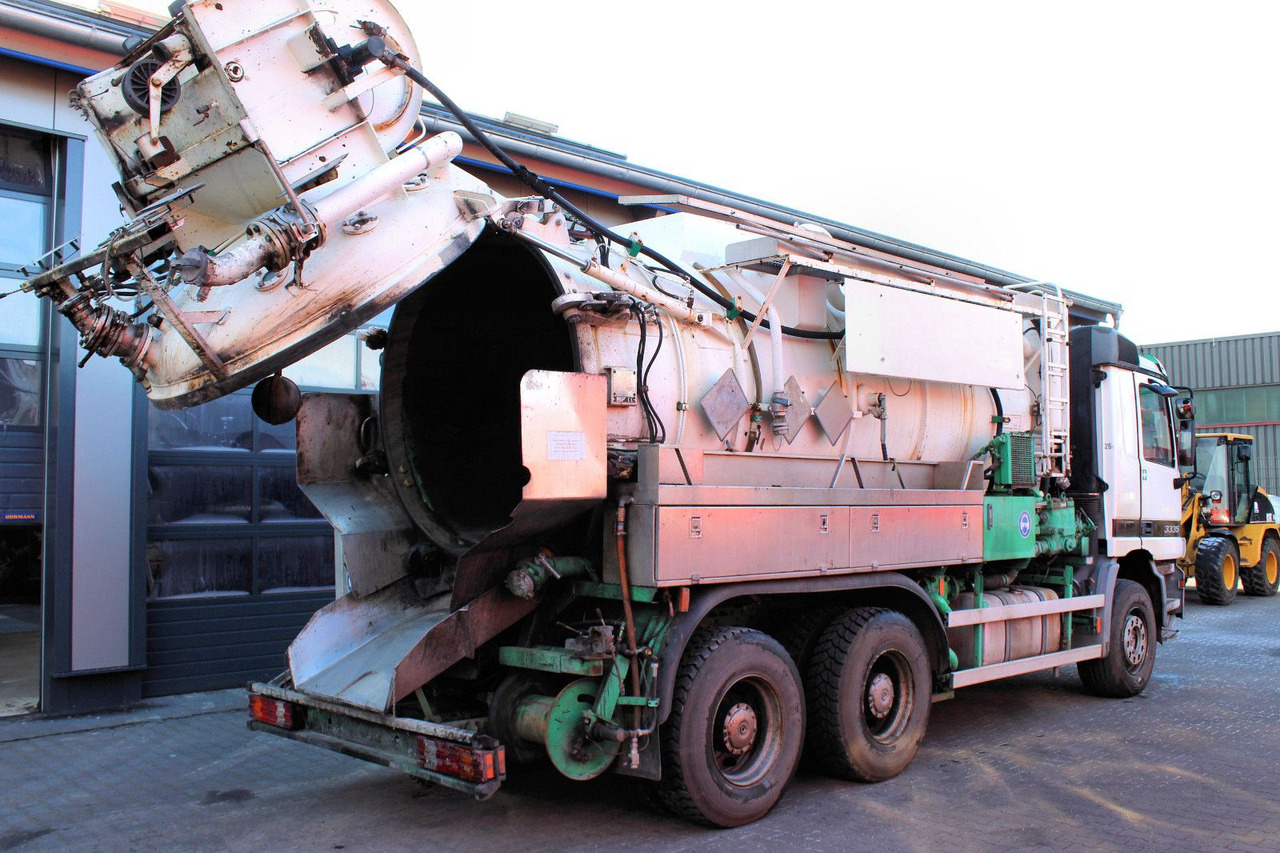 Mercedes-Benz Actros 3335 6x4 Kroll 13m³ HD-Kombi ADR/GGVS V2A - Maşină pentru vidanjări: Foto 3 Mercedes-Benz Actros 3335 6x4 Kroll 13m³ HD-Kombi ADR/GGVS V2A - Maşină pentru vidanjări: Foto 3