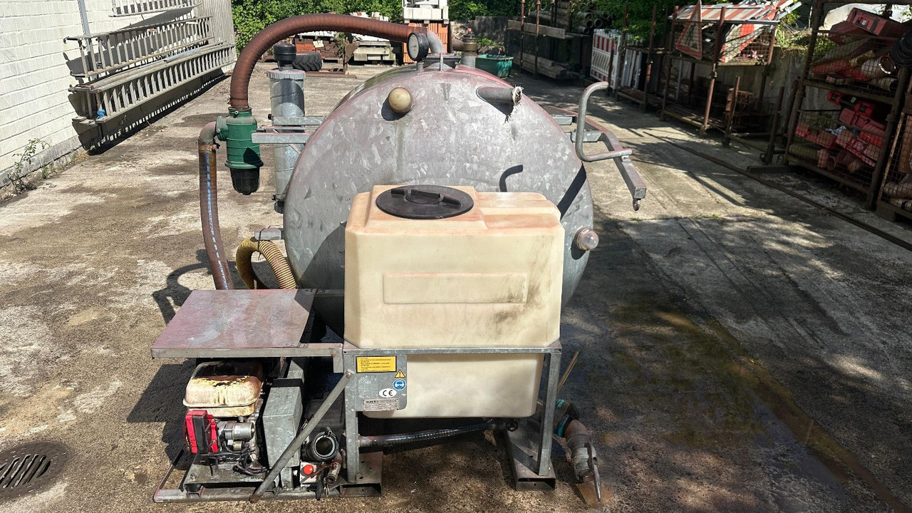 Saug-Druck fass Flexi + 2 Frisch-Wassertaschen - Maşină pentru vidanjări: Foto 1 Saug-Druck fass Flexi + 2 Frisch-Wassertaschen - Maşină pentru vidanjări: Foto 1