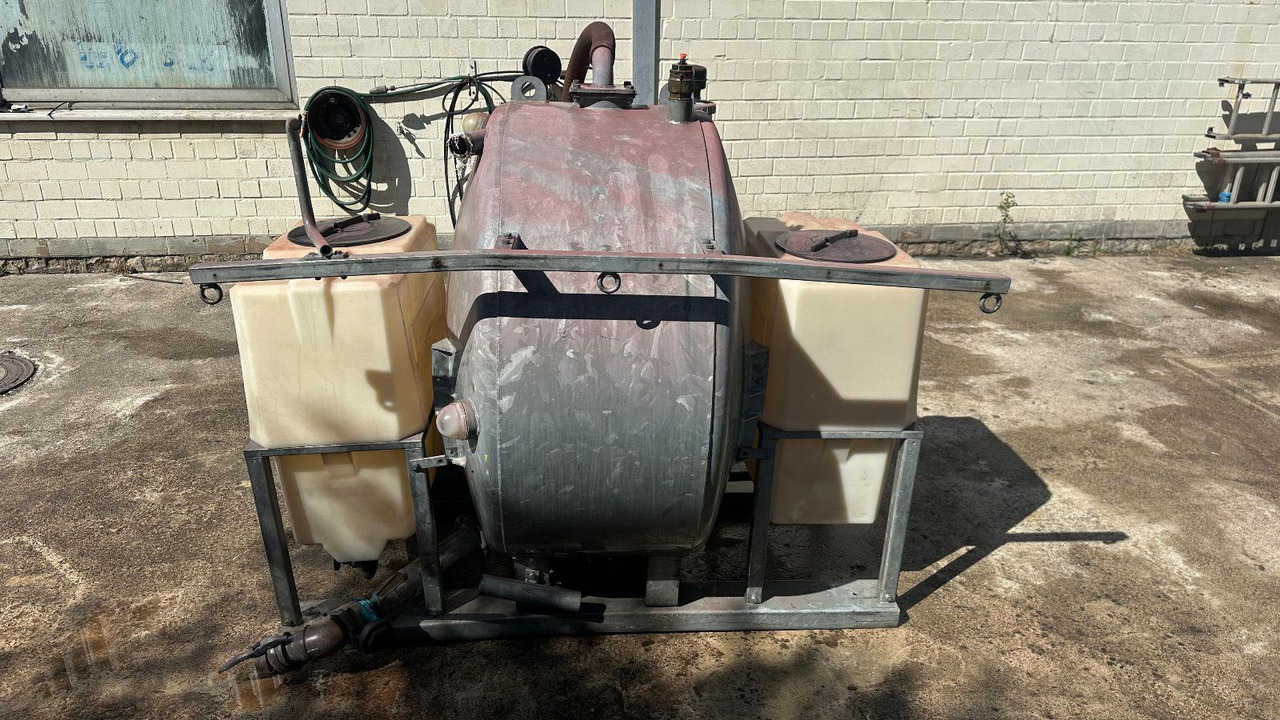 Saug-Druck fass Flexi + 2 Frisch-Wassertaschen - Maşină pentru vidanjări: Foto 3 Saug-Druck fass Flexi + 2 Frisch-Wassertaschen - Maşină pentru vidanjări: Foto 3