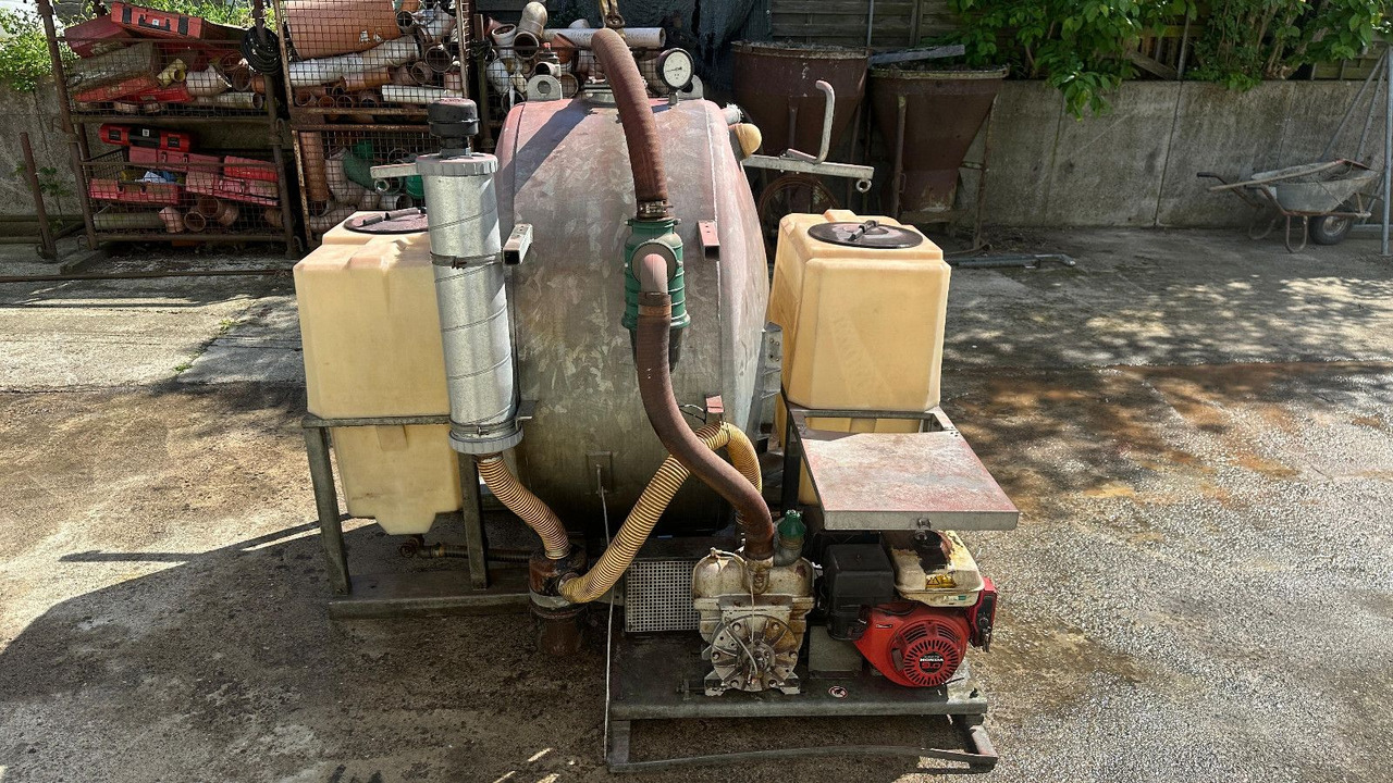 Saug-Druck fass Flexi + 2 Frisch-Wassertaschen - Maşină pentru vidanjări: Foto 5 Saug-Druck fass Flexi + 2 Frisch-Wassertaschen - Maşină pentru vidanjări: Foto 5