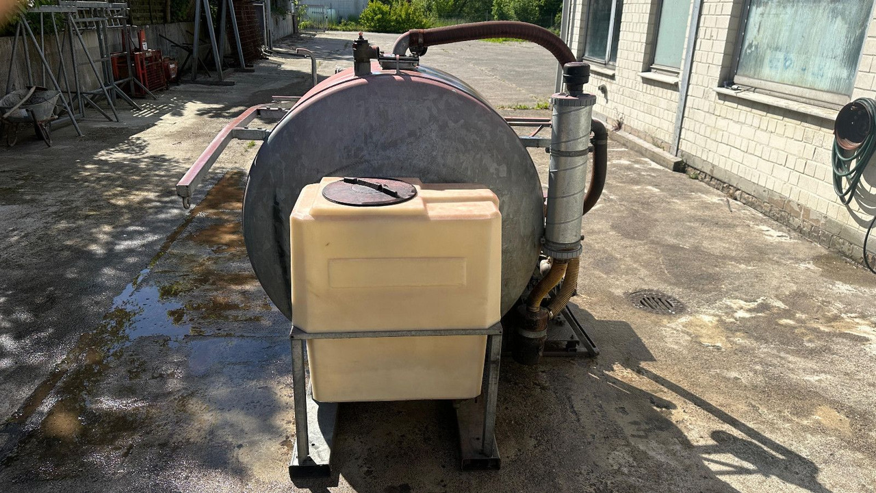 Saug-Druck fass Flexi + 2 Frisch-Wassertaschen - Maşină pentru vidanjări: Foto 4 Saug-Druck fass Flexi + 2 Frisch-Wassertaschen - Maşină pentru vidanjări: Foto 4