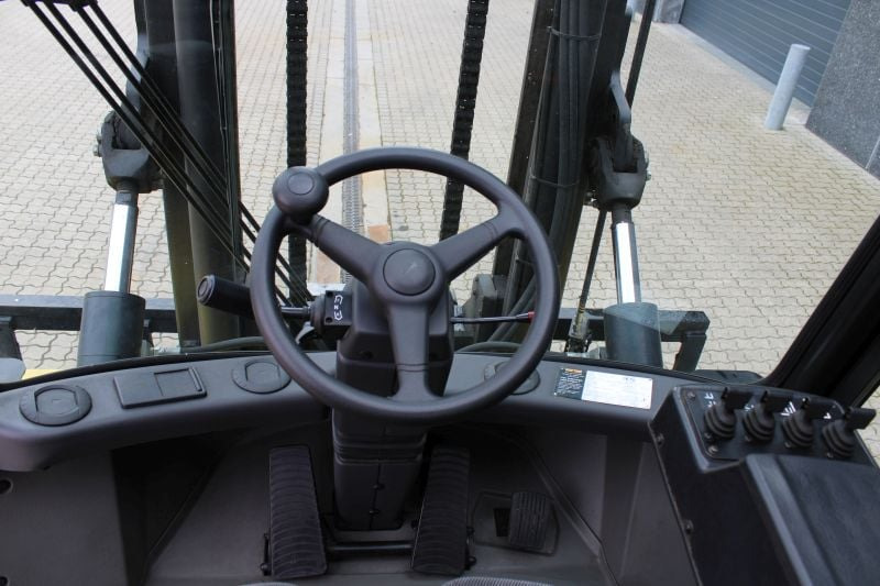Hyster H9.00XM-6 - Stivuitor diesel: Foto 2 Hyster H9.00XM-6 - Stivuitor diesel: Foto 2