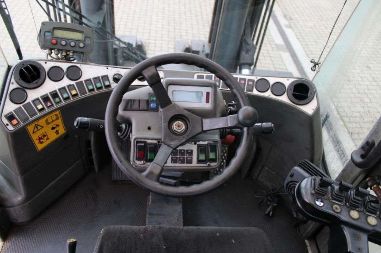 Kalmar DCD160-12 - Stivuitor diesel: Foto 4 Kalmar DCD160-12 - Stivuitor diesel: Foto 4