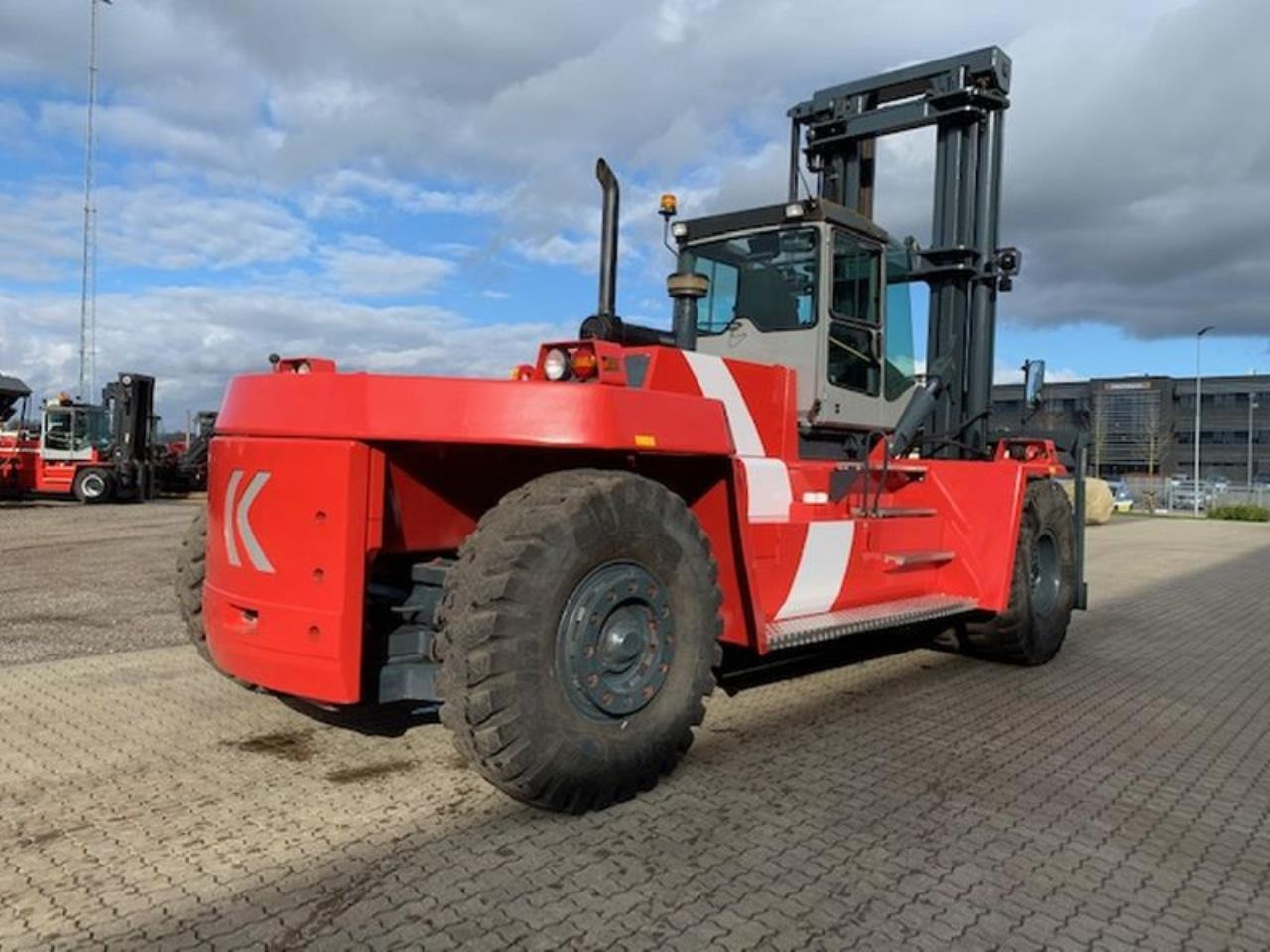 Kalmar DCD320-12LB - Stivuitor diesel: Foto 3 Kalmar DCD320-12LB - Stivuitor diesel: Foto 3