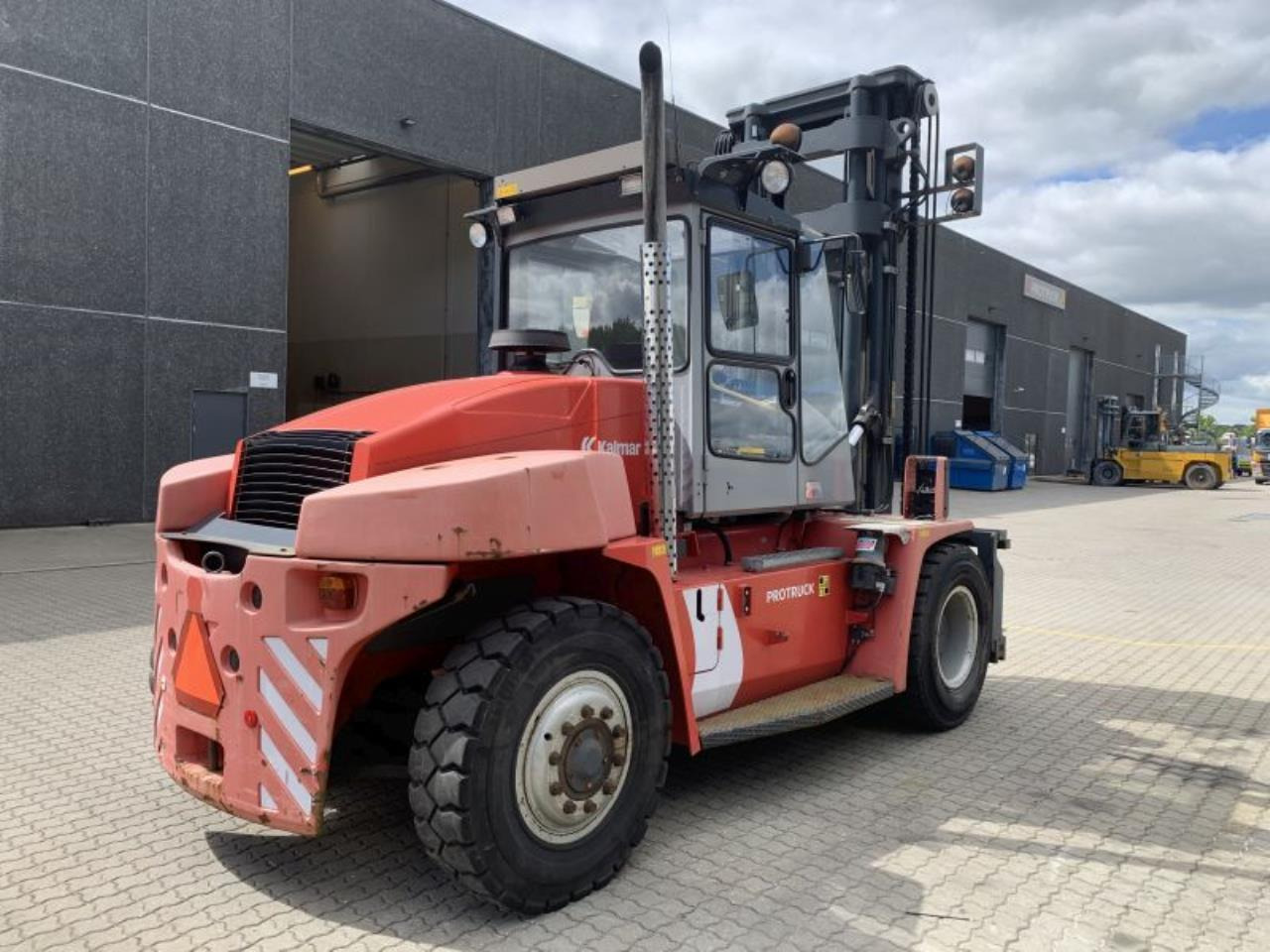 Kalmar DCE100-6 - Stivuitor diesel: Foto 3 Kalmar DCE100-6 - Stivuitor diesel: Foto 3