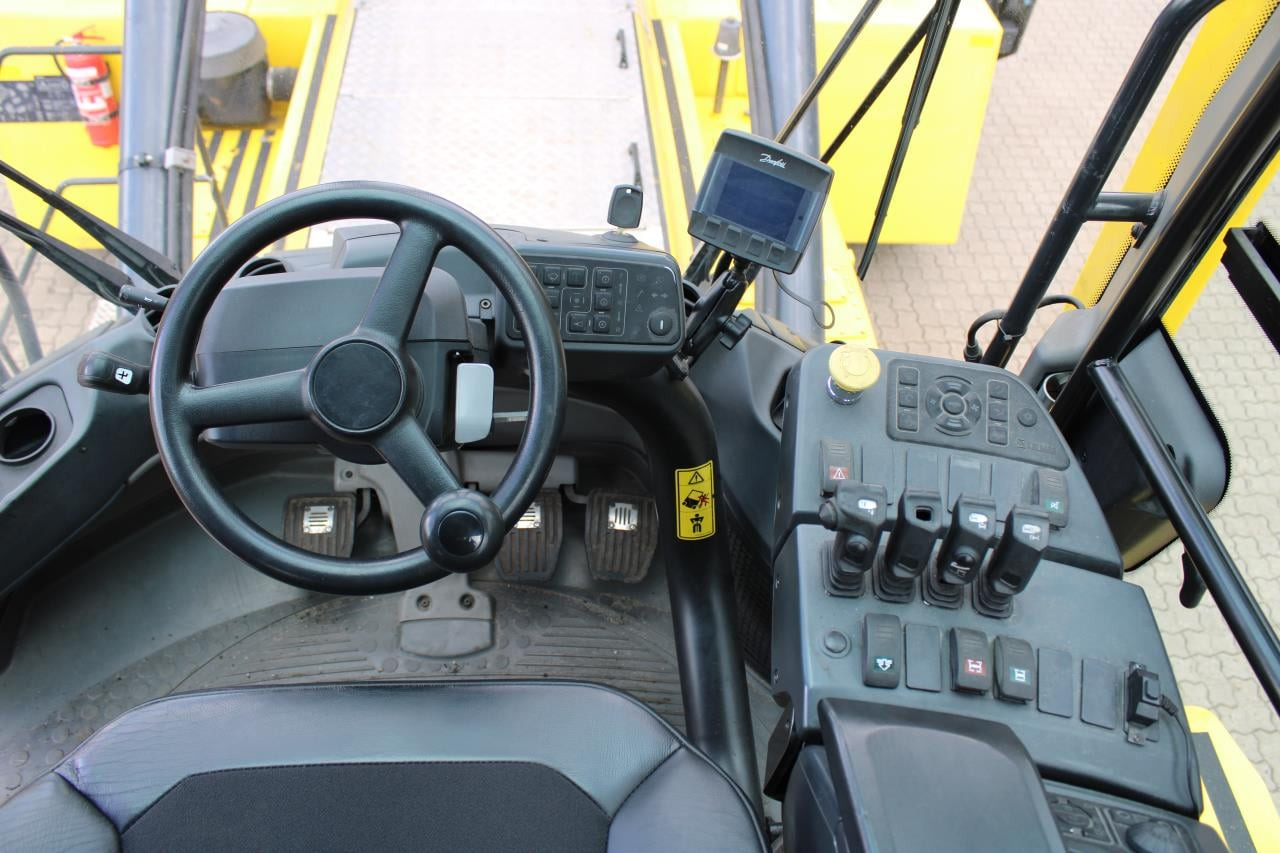 Kalmar DCG90-45ES7 - Stivuitor containere: Foto 4 Kalmar DCG90-45ES7 - Stivuitor containere: Foto 4