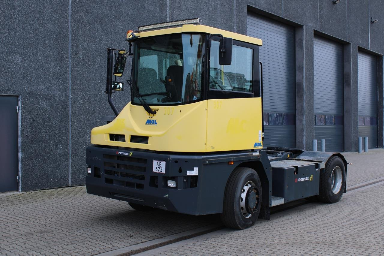 MOL RM255 4X4 - Tractor terminal: Foto 2 MOL RM255 4X4 - Tractor terminal: Foto 2