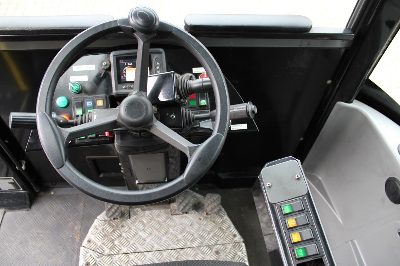 MOL RM255 4X4 - Tractor terminal: Foto 4 MOL RM255 4X4 - Tractor terminal: Foto 4