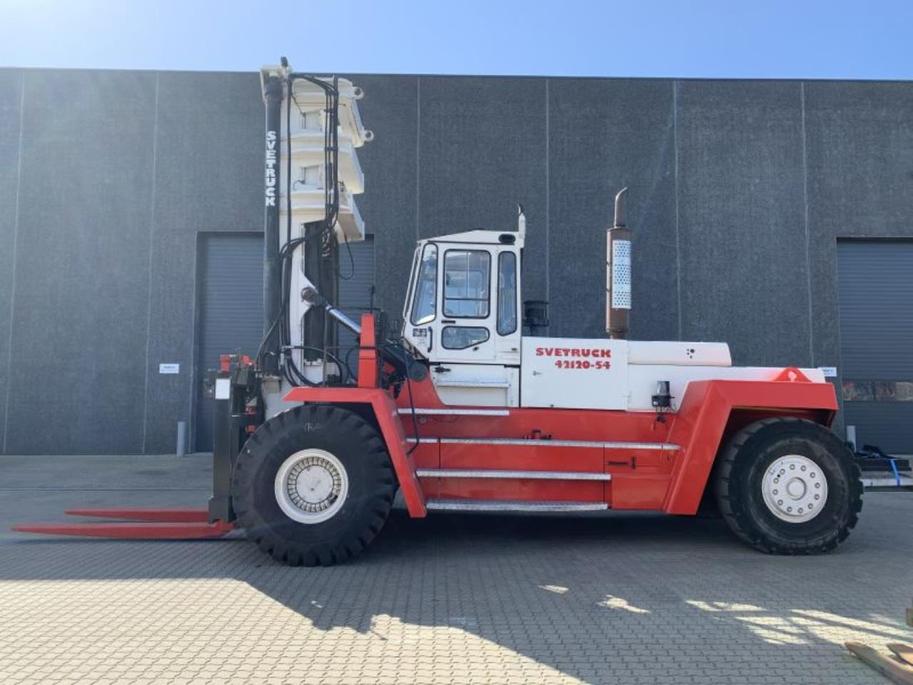 SveTruck 42120-54 - Stivuitor diesel: Foto 1 SveTruck 42120-54 - Stivuitor diesel: Foto 1