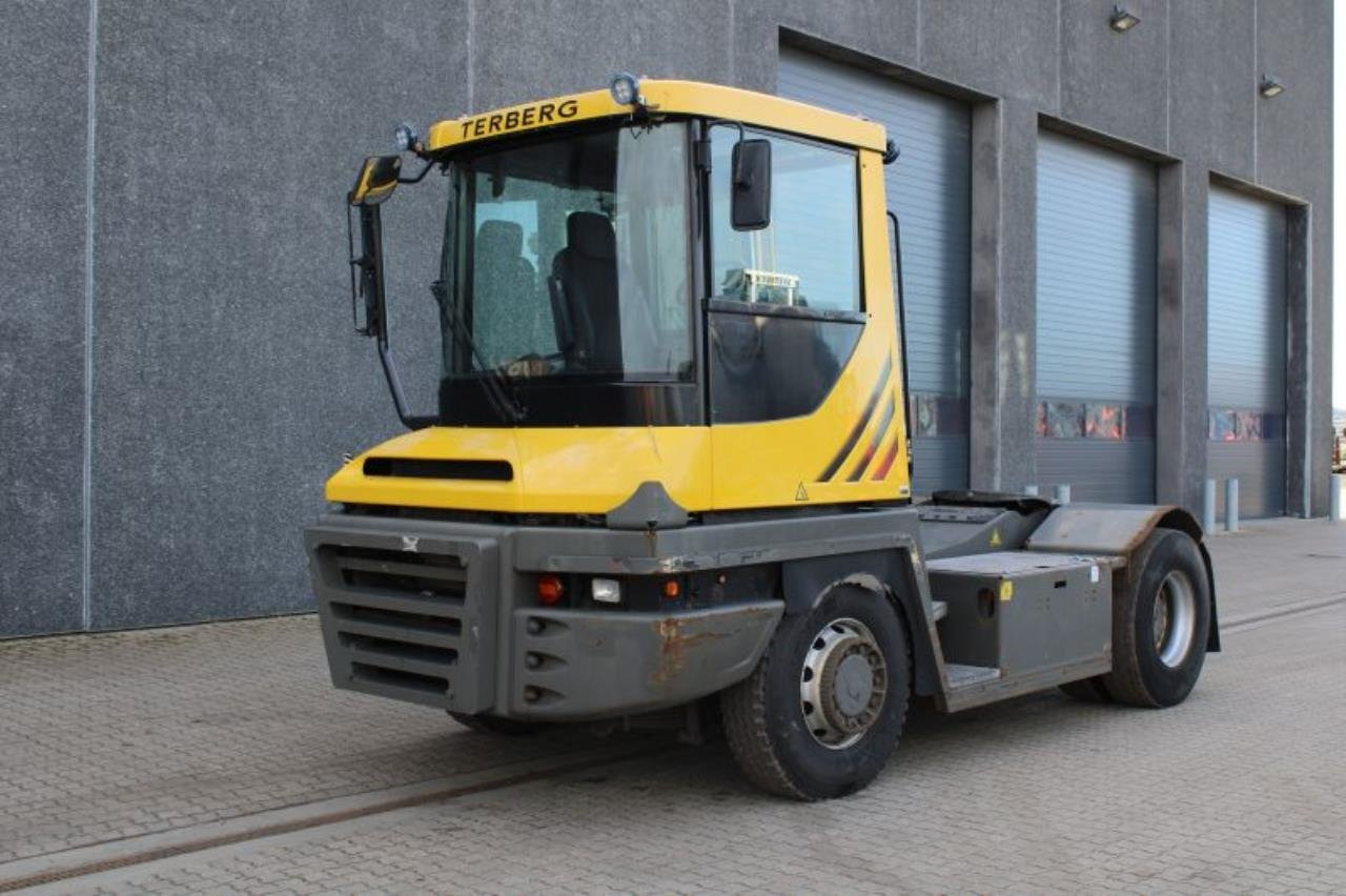Terberg RT283 - Tractor terminal: Foto 2 Terberg RT283 - Tractor terminal: Foto 2