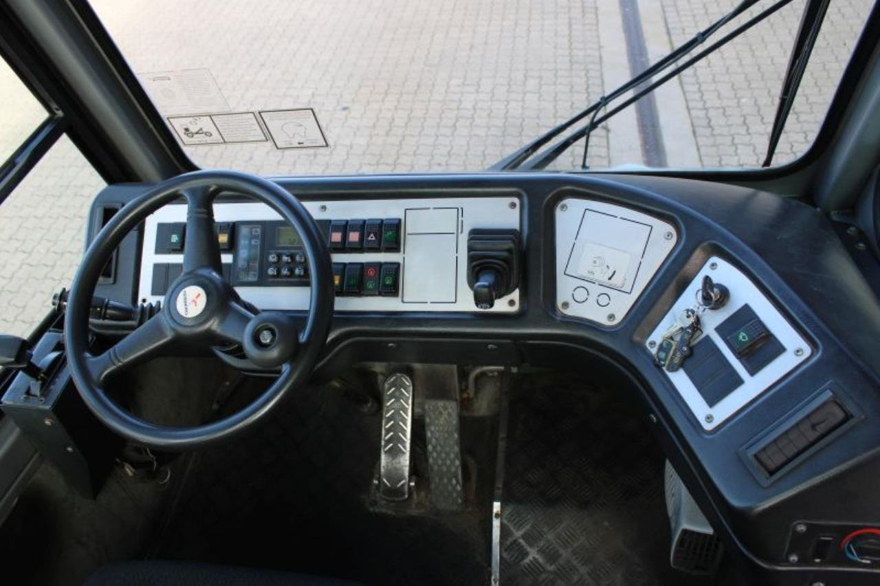 Terberg YT182 - Tractor terminal: Foto 4 Terberg YT182 - Tractor terminal: Foto 4