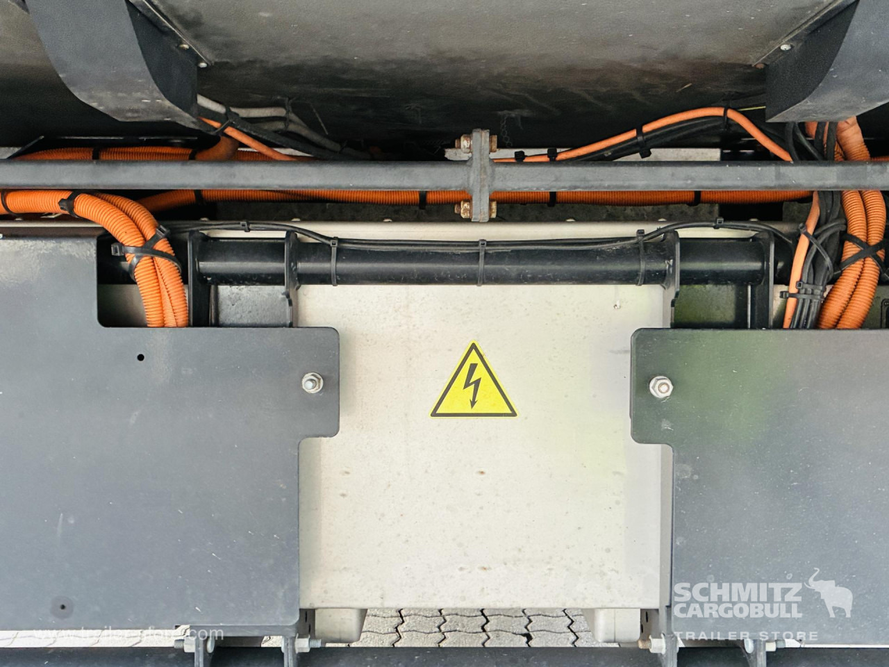 SCHMITZ Auflieger Tiefkühler Multitemp Taillift - Semiremorcă izoterma: Foto 2 SCHMITZ Auflieger Tiefkühler Multitemp Taillift - Semiremorcă izoterma: Foto 2