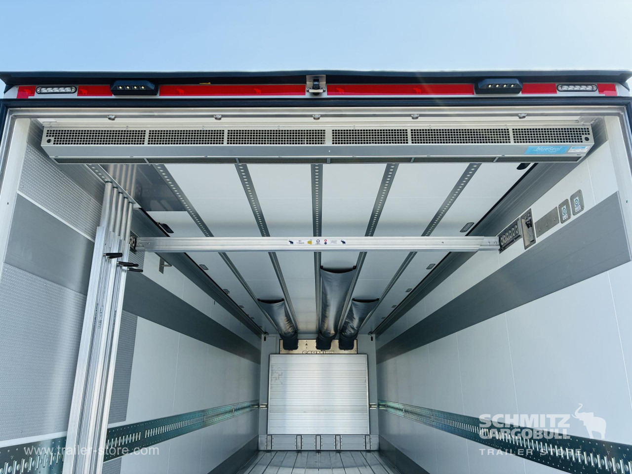 SCHMITZ Auflieger Tiefkühler Standard Taillift - Semiremorcă izoterma: Foto 2 SCHMITZ Auflieger Tiefkühler Standard Taillift - Semiremorcă izoterma: Foto 2