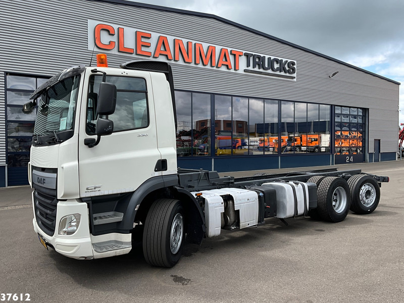 DAF FAN CF 330 Euro 6 Chassis cabine met kraanponton! Just 102.023 km! - Camion şasiu: Foto 1 DAF FAN CF 330 Euro 6 Chassis cabine met kraanponton! Just 102.023 km! - Camion şasiu: Foto 1