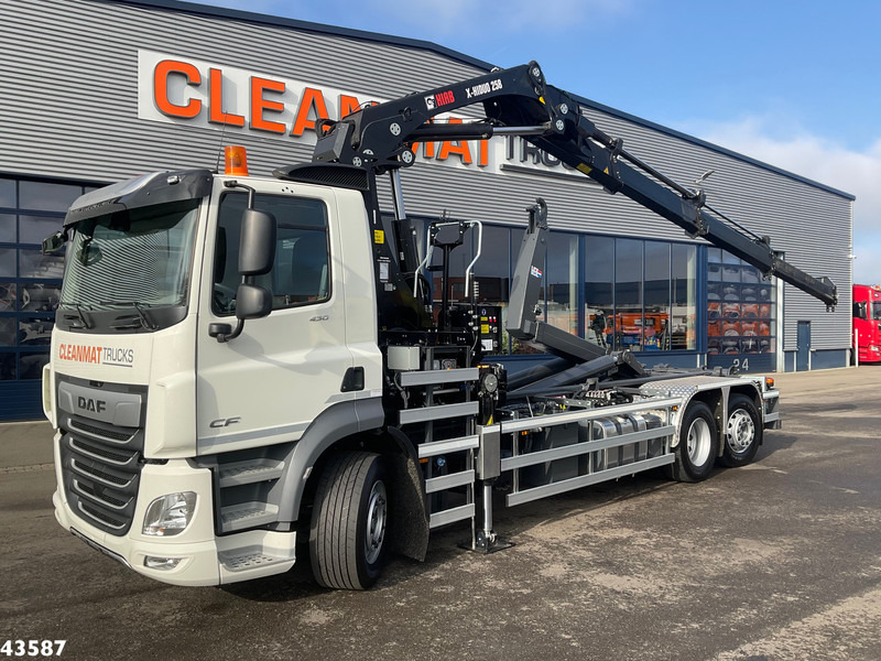 DAF FAN CF 430 Hiab 25 Tonmeter laadkraan - Camion cu cârlig, Camion cu macara: Foto 1 DAF FAN CF 430 Hiab 25 Tonmeter laadkraan - Camion cu cârlig, Camion cu macara: Foto 1