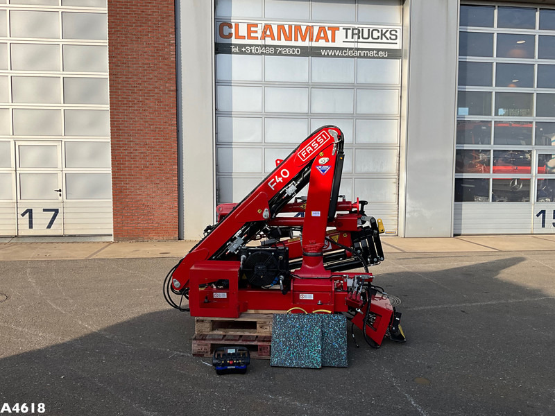 FASSI DEMO 4 Tonmeter laadkraan Laadkraan - Macara montată: Foto 1 FASSI DEMO 4 Tonmeter laadkraan Laadkraan - Macara montată: Foto 1