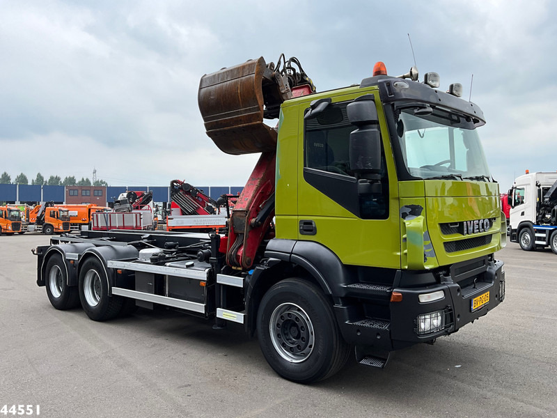 Iveco AD260T41 6x4 HMF 16 Tonmeter Z-kraan - Camion cu sistem de cablu, Camion cu macara: Foto 3 Iveco AD260T41 6x4 HMF 16 Tonmeter Z-kraan - Camion cu sistem de cablu, Camion cu macara: Foto 3